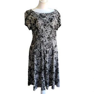 CONNECTED Apparel women's size 10 black and white dress